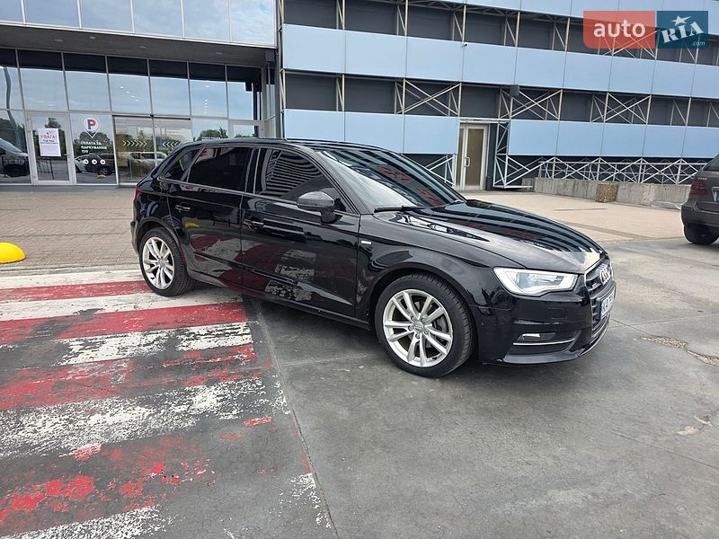 Хэтчбек Audi A3 2015 в Киеве