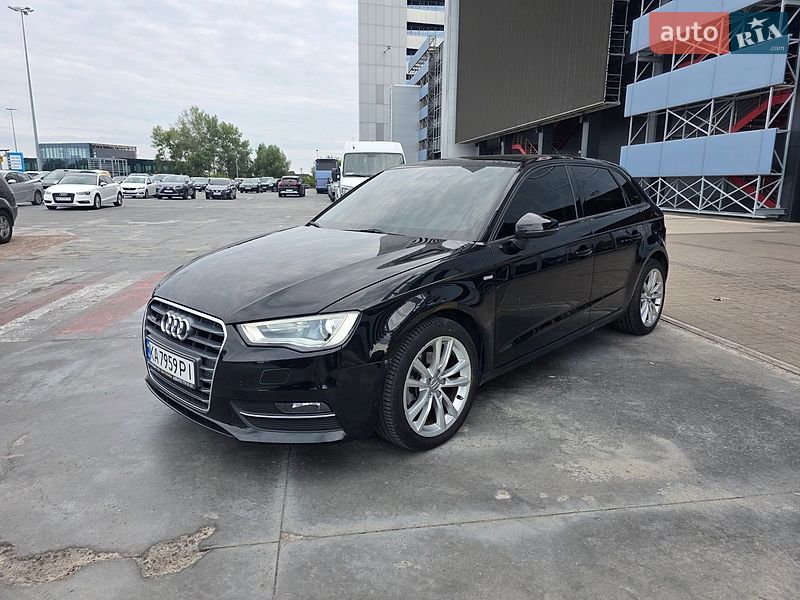 Хэтчбек Audi A3 2015 в Киеве