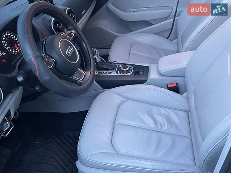 Седан Audi A3 2015 в Звягелі