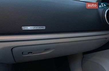 Седан Audi A3 2015 в Звягелі