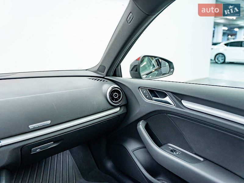 Хетчбек Audi A3 2016 в Києві