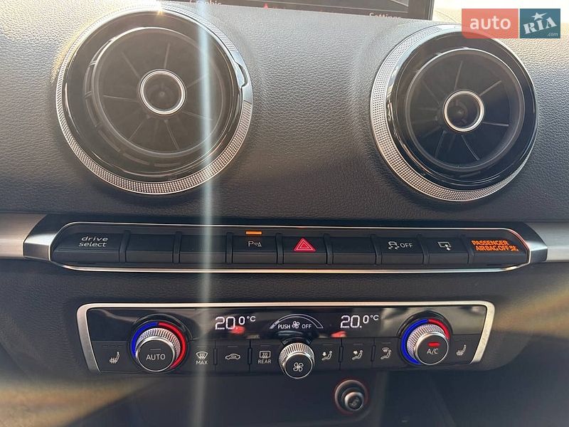 Седан Audi A3 2016 в Львові