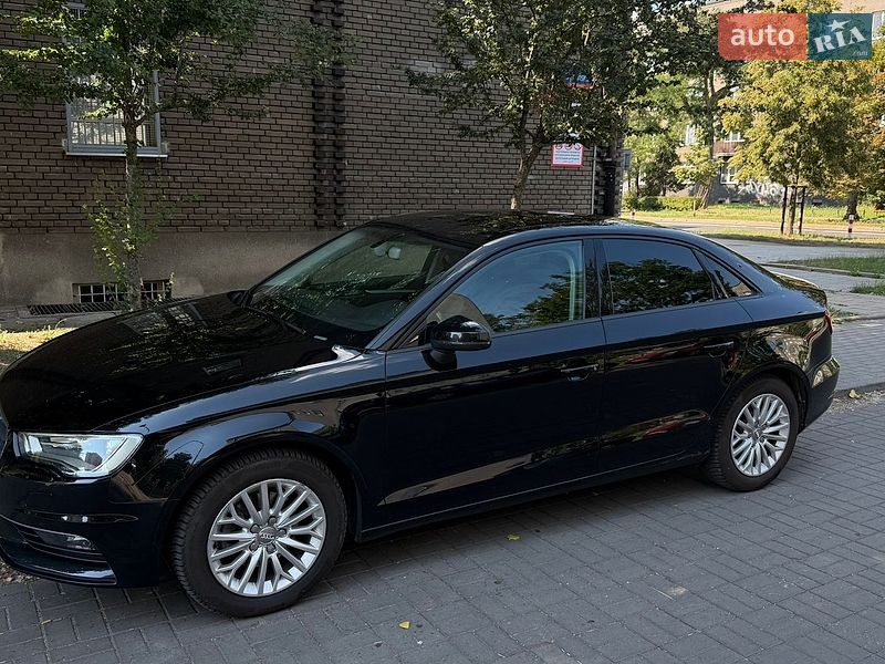 Седан Audi A3 2016 в Києві