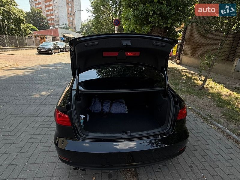 Седан Audi A3 2016 в Житомирі
