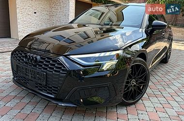 Седан Audi A3 2023 в Черновцах Седан Audi A3 2023 в Черновцах