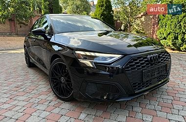Седан Audi A3 2023 в Черновцах