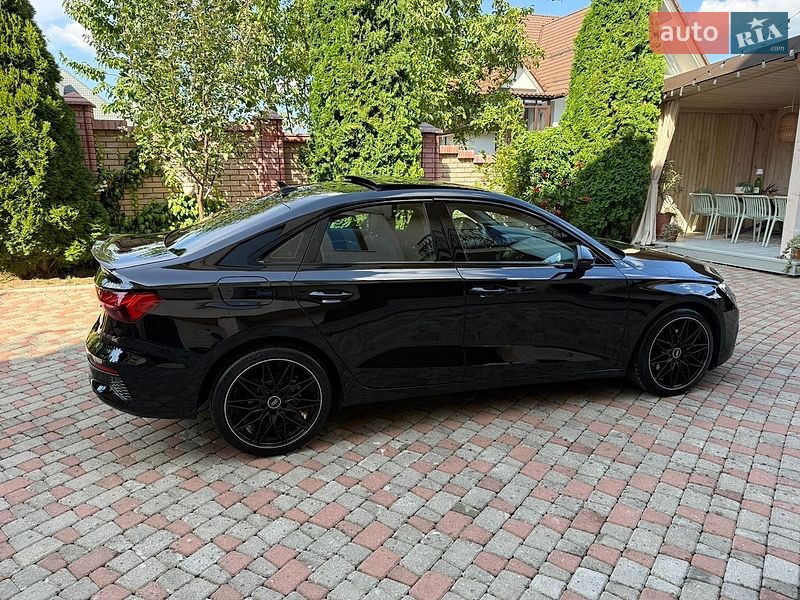 Седан Audi A3 2023 в Черновцах