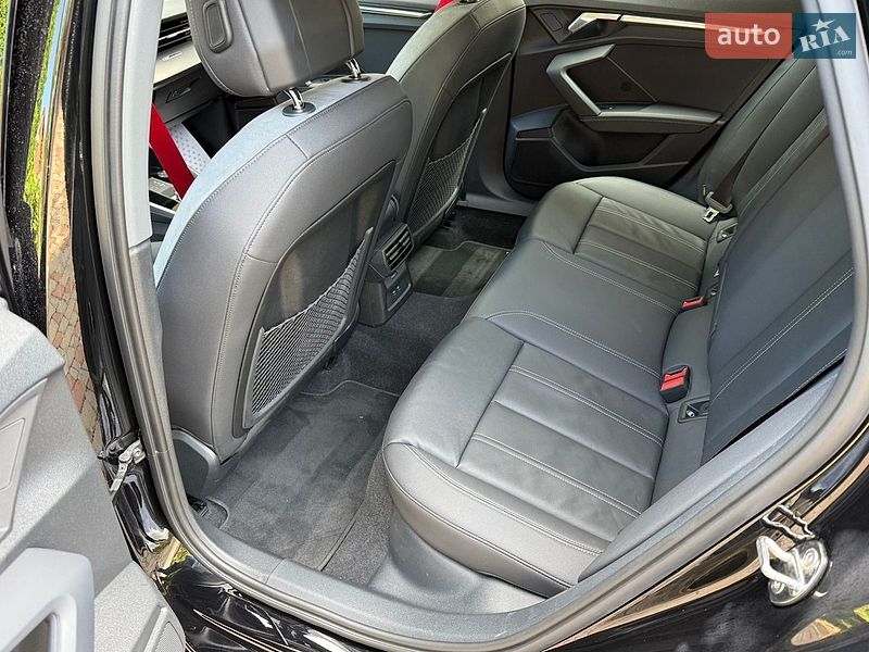 Седан Audi A3 2023 в Черновцах
