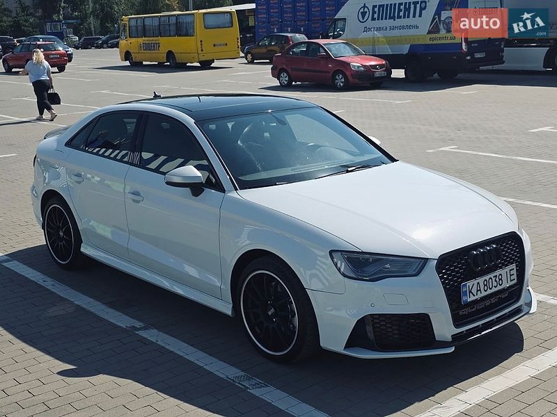 Седан Audi A3 2015 в Киеве