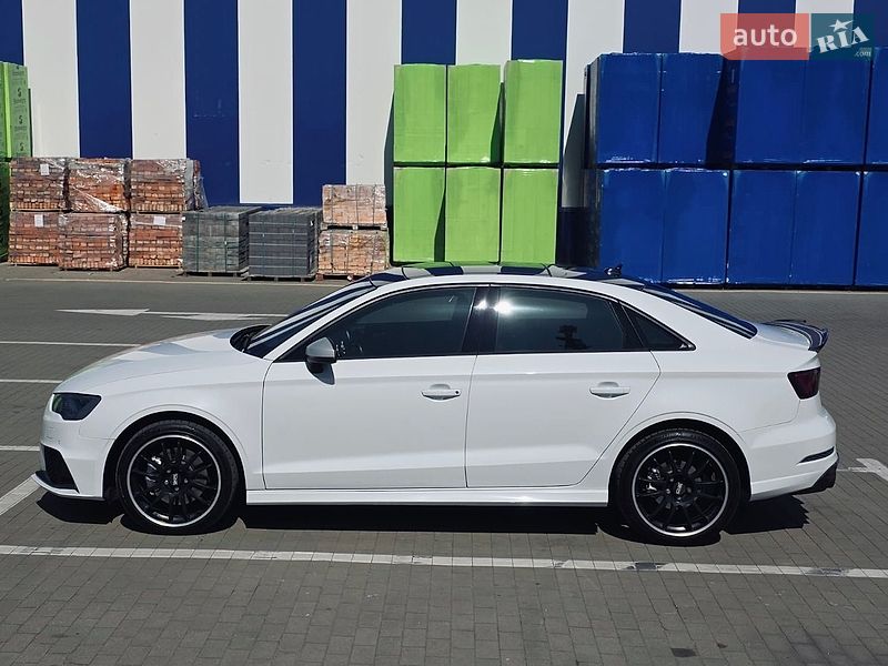 Седан Audi A3 2015 в Киеве