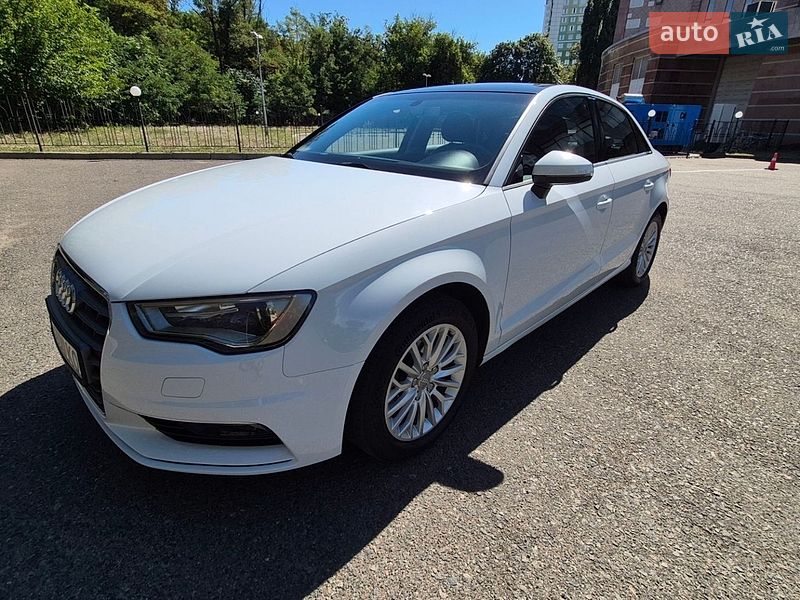 Седан Audi A3 2016 в Одессе
