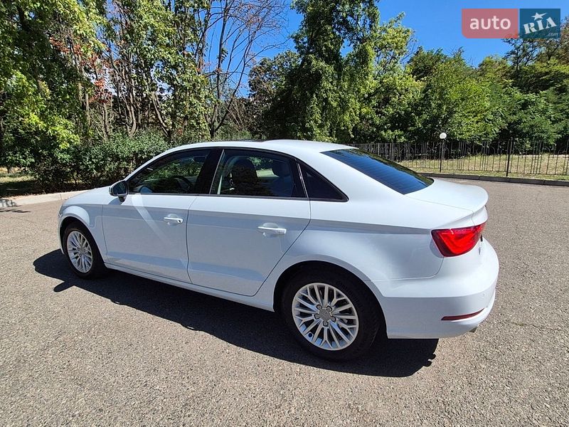 Седан Audi A3 2016 в Одессе