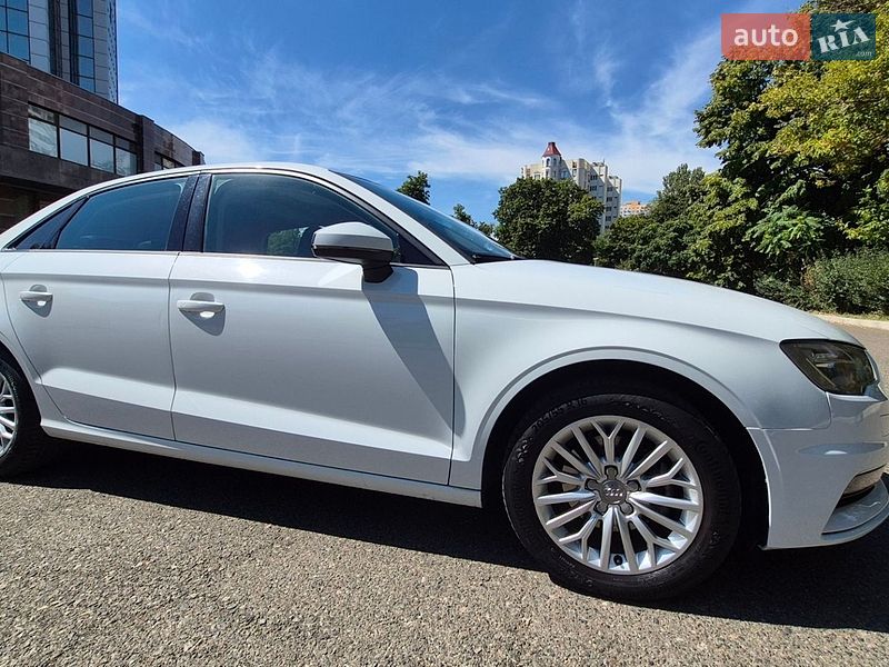 Седан Audi A3 2016 в Одессе