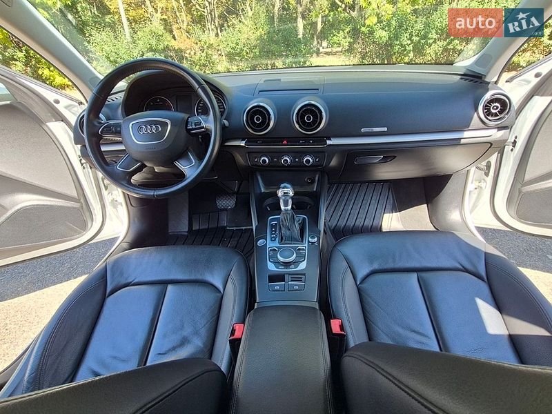 Седан Audi A3 2016 в Одессе