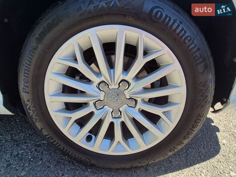 Седан Audi A3 2016 в Одессе