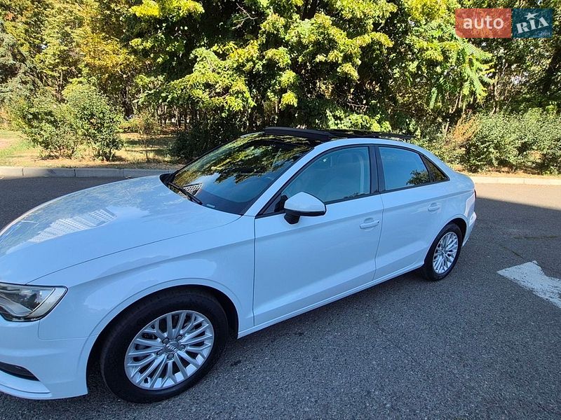 Седан Audi A3 2016 в Одессе