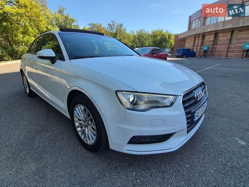 Седан Audi A3 2016 в Одессе