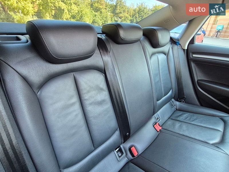 Седан Audi A3 2016 в Одессе