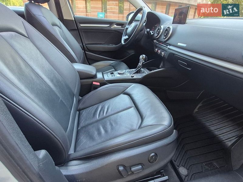Седан Audi A3 2016 в Одессе