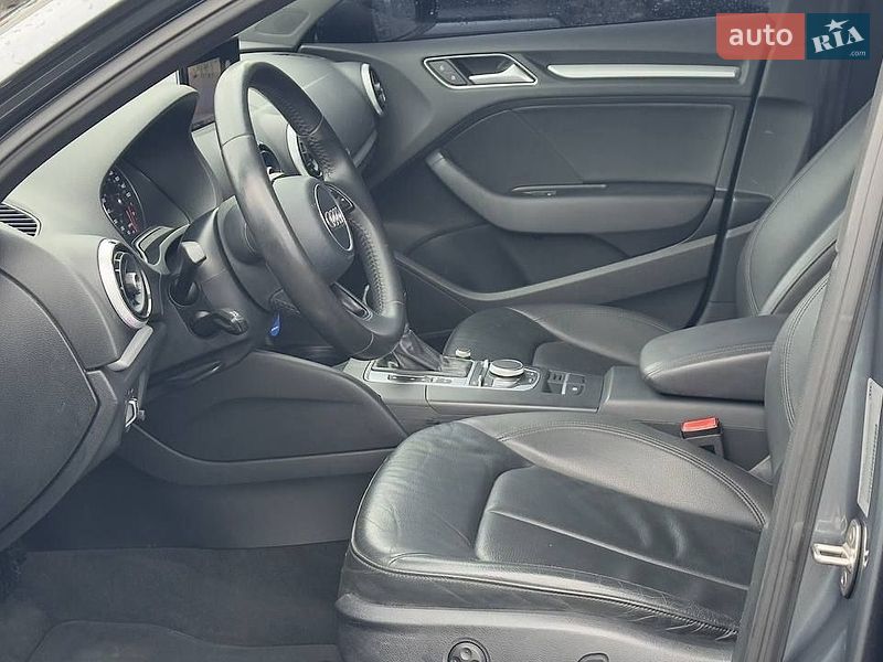 Седан Audi A3 2016 в Луцке