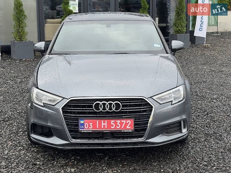 Седан Audi A3 2016 в Луцке