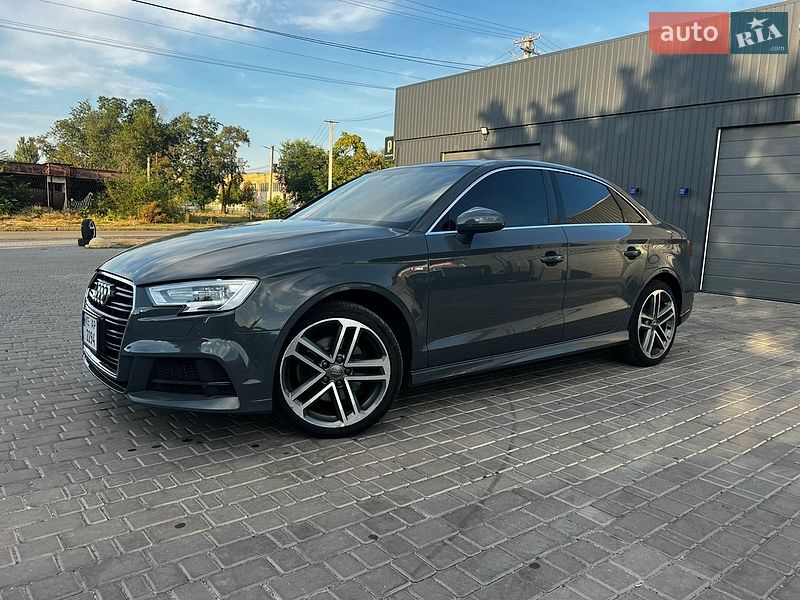 Седан Audi A3 2016 в Кривом Роге