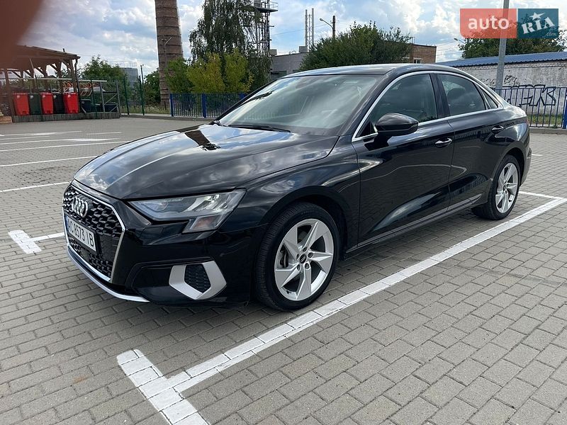 Седан Audi A3 2021 в Нововолинську