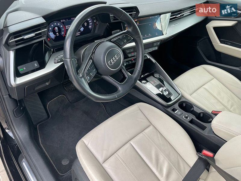 Седан Audi A3 2021 в Нововолинську