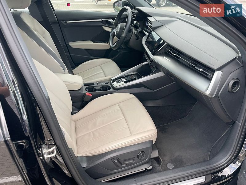 Седан Audi A3 2021 в Нововолинську