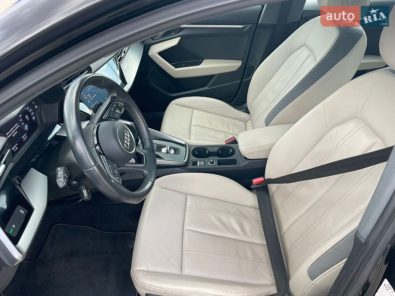 Седан Audi A3 2021 в Нововолинську