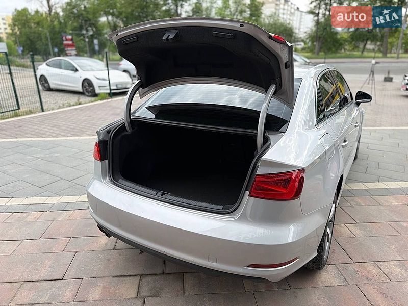 Седан Audi A3 2014 в Івано-Франківську