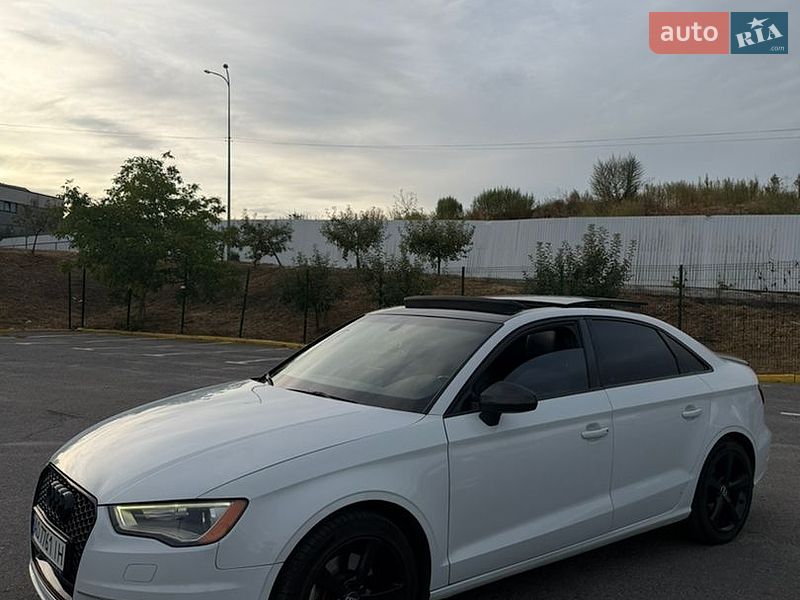 Седан Audi A3 2014 в Ужгороде