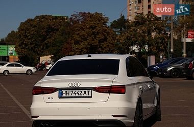 Седан Audi A3 2019 в Одессе