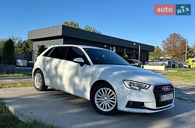 Хэтчбек Audi A3 2017 в Харькове
