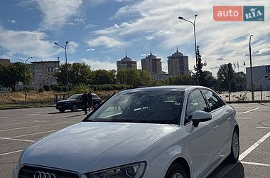 Седан Audi A3 2016 в Киеве