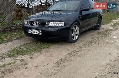 Хэтчбек Audi A3 1999 в Новояворовске