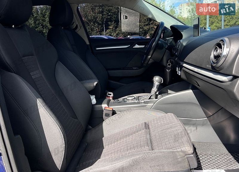 Хэтчбек Audi A3 2016 в Львове