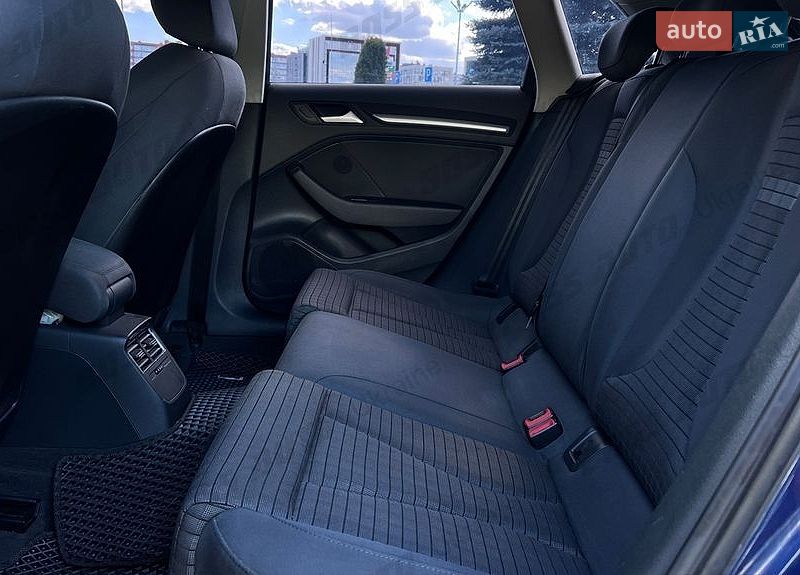 Хэтчбек Audi A3 2016 в Львове