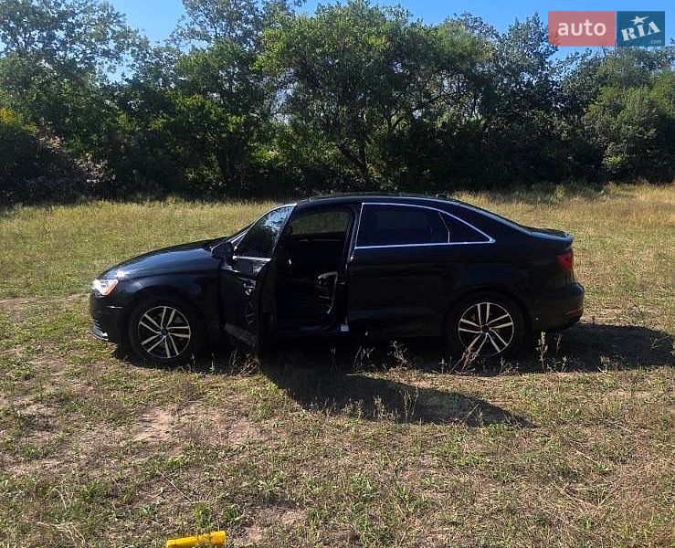 Седан Audi A3 2014 в Дніпрі