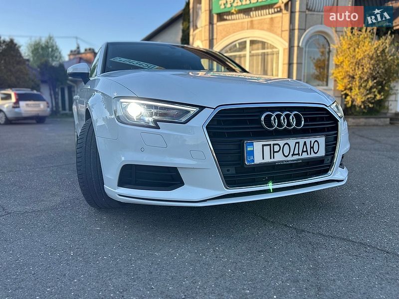 Седан Audi A3 2017 в Хусте