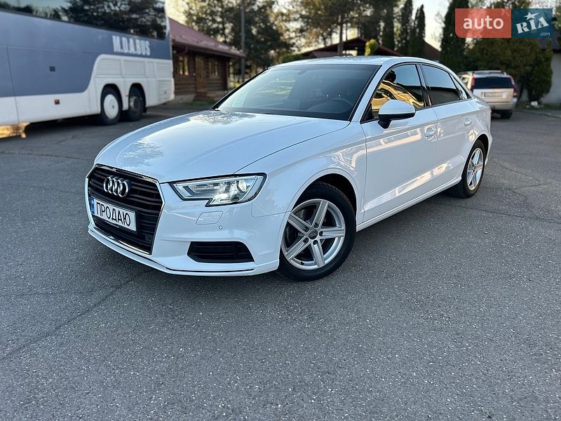 Седан Audi A3 2017 в Хусте