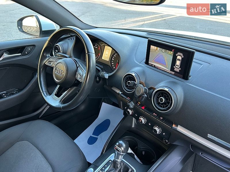 Седан Audi A3 2017 в Хусте
