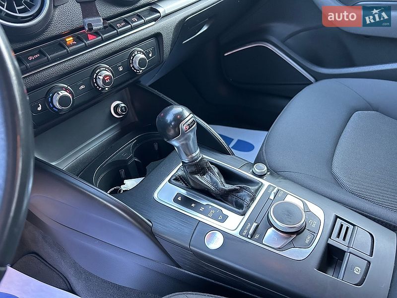 Седан Audi A3 2017 в Хусте