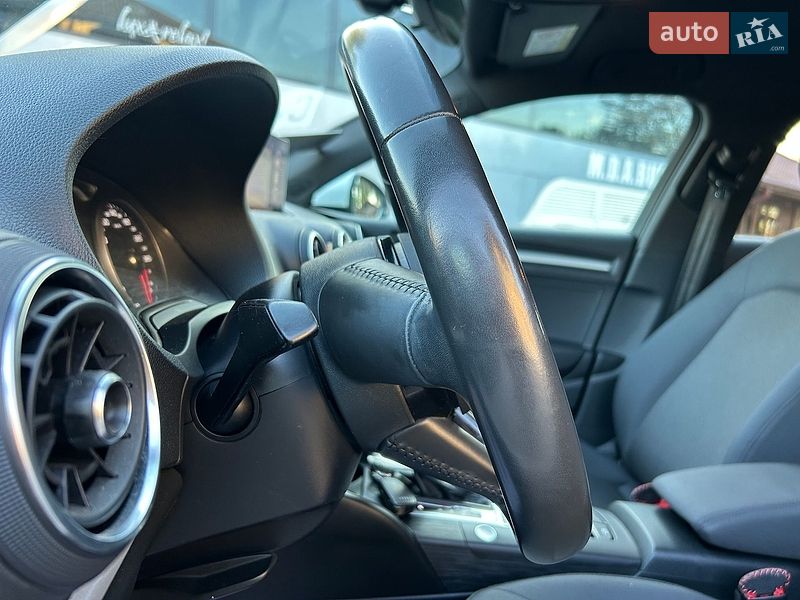 Седан Audi A3 2017 в Хусте
