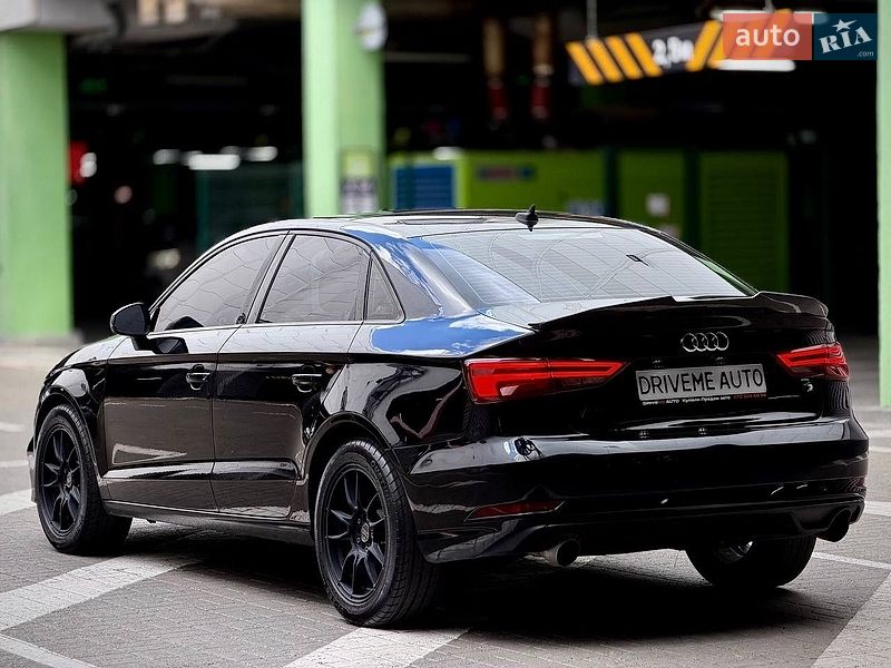 Седан Audi A3 2016 в Киеве