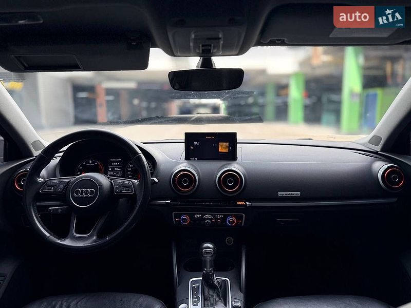 Седан Audi A3 2016 в Киеве