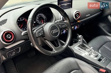 Седан Audi A3 2016 в Киеве