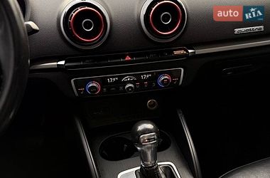Седан Audi A3 2016 в Киеве