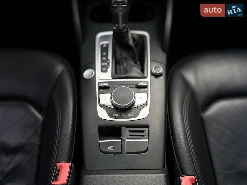 Седан Audi A3 2016 в Киеве