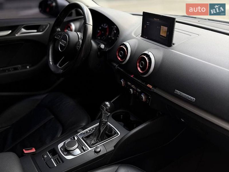 Седан Audi A3 2016 в Киеве
